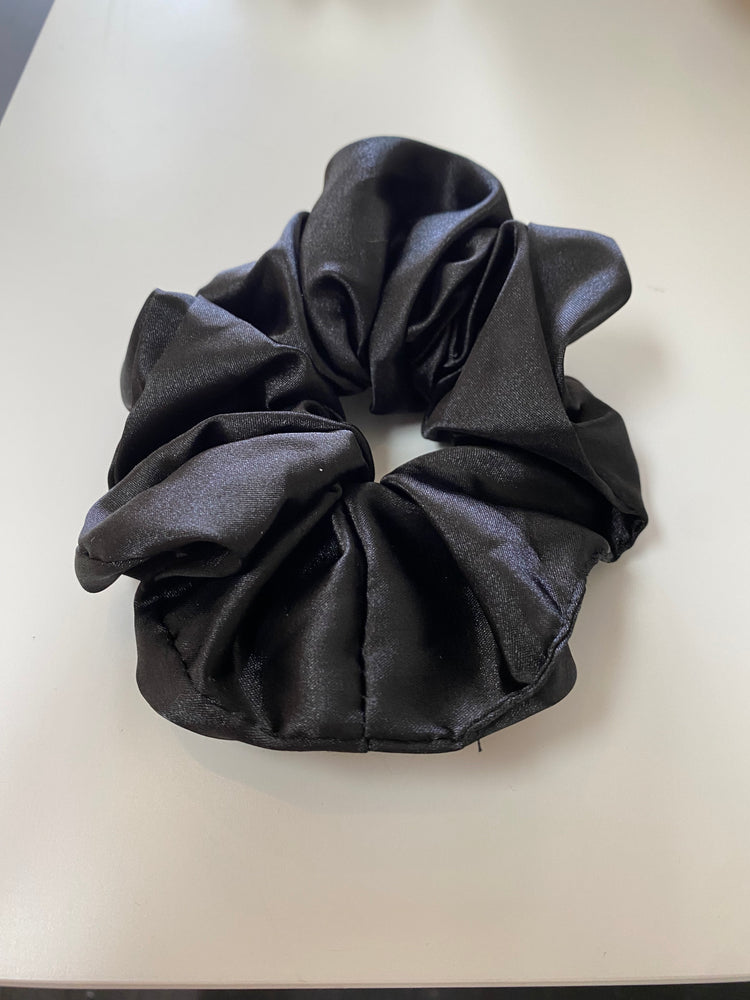 Black scrunchie