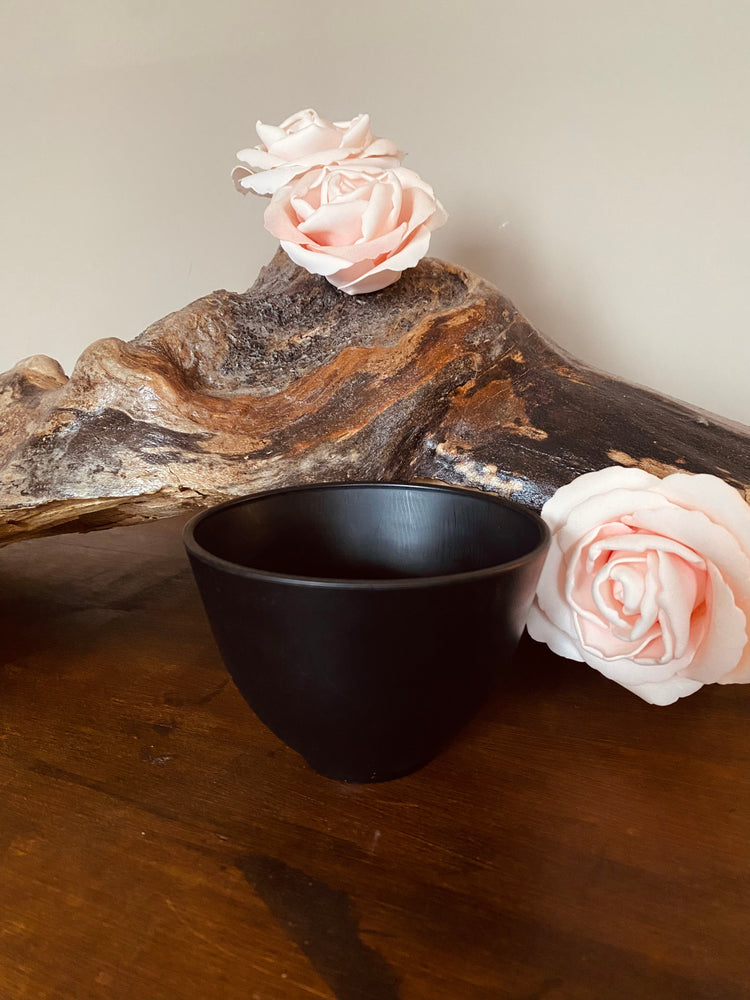 Black flexible bowl
