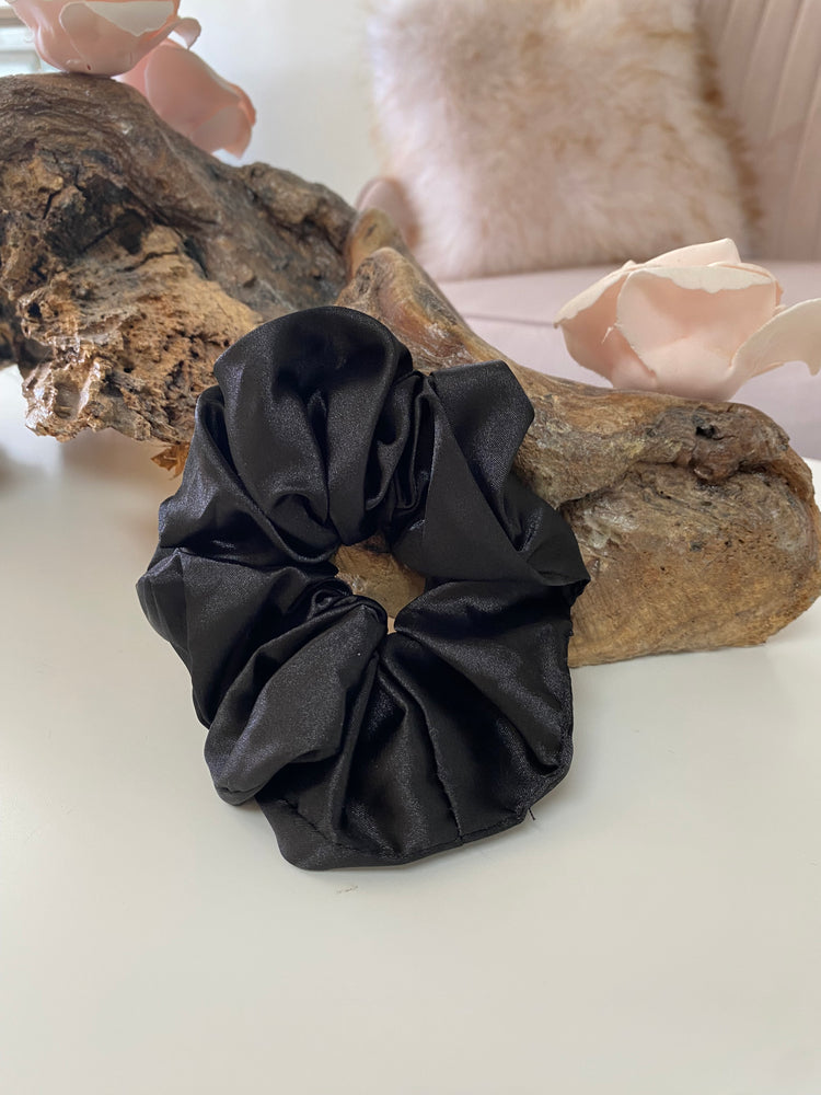 Black scrunchie